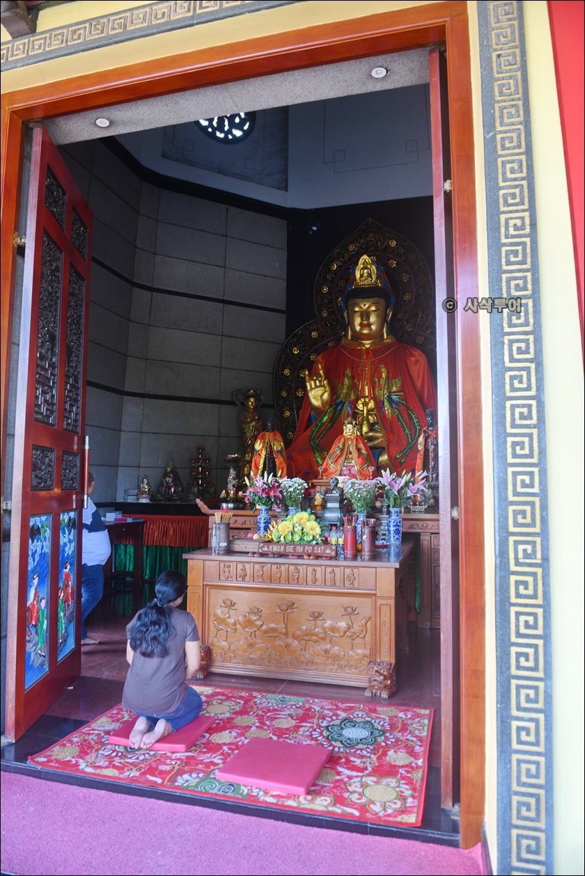 Avalokitesvara Buddhagaya Watugong Pagoda006.JPG