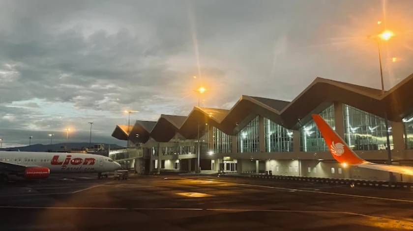 마나도 공항3.jpg
