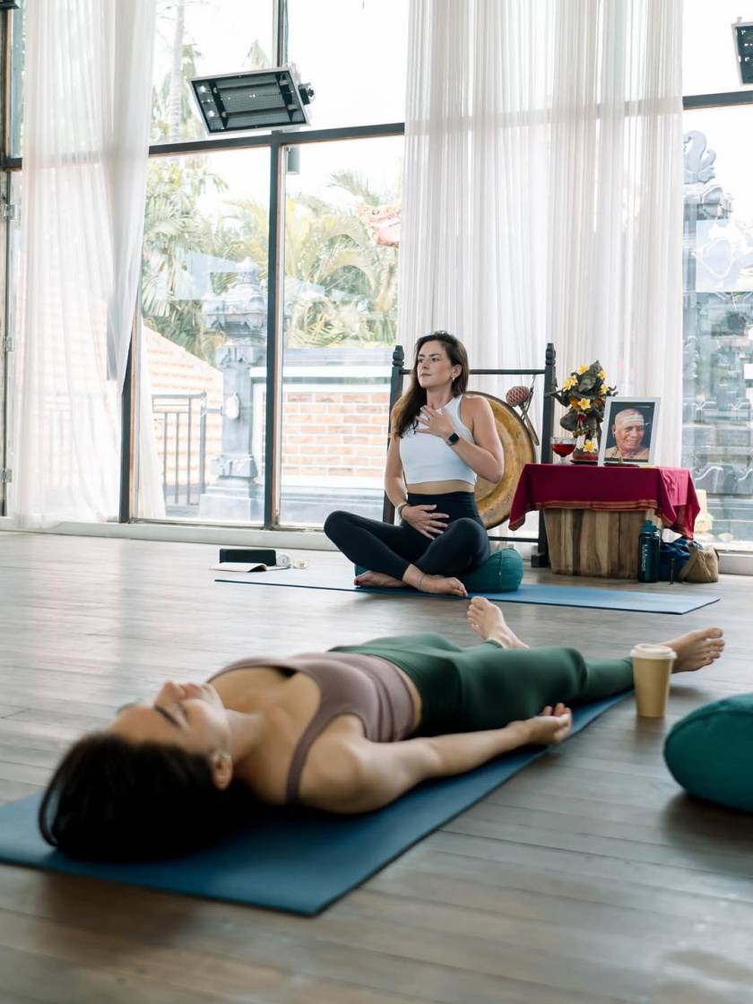 발리요가사마디Shift your perspective, find your power.Thank you to everyone who joined our Headstand Workshop with Sally.It was more than just learning to go upside down it was about facing fears, building trust in your bod (8).jpg